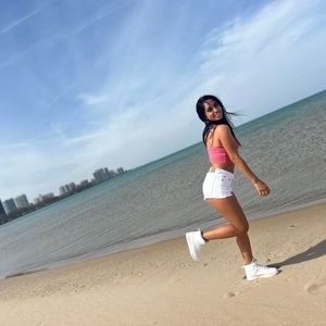 Meet your Posher, Diannys